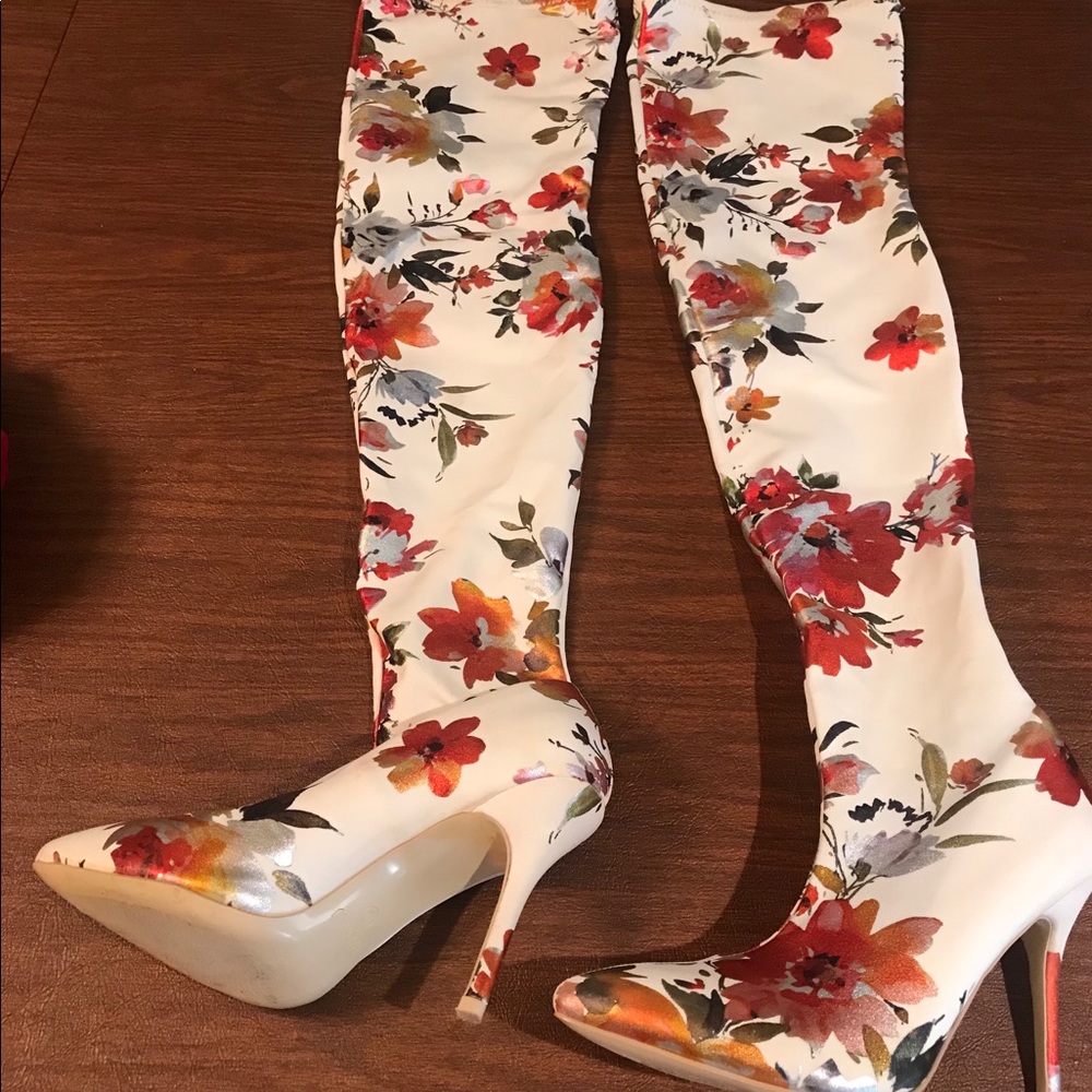 Mackin J over the knee boots white floral SZ 8.5